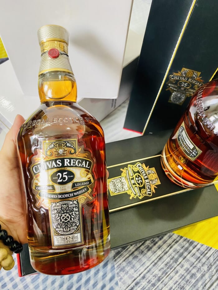 chivas 25 giá bao nhiêu tiền